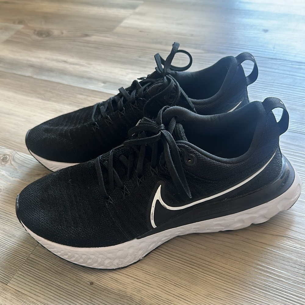 Nike React Flyknit Running Shoes EUC